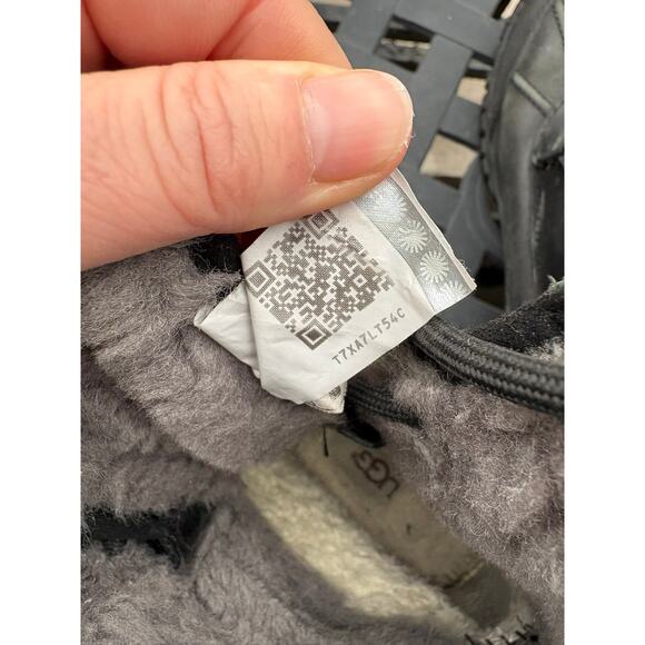 UGG Adirondack II Waterproof Insulated Black Gray Snow Boots – Women’s Size 7 - Picture 6 of 9